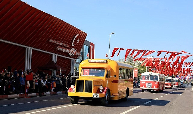 cumhuriyetin 100 yilina tanik iett otobuslerinden nostaljik gecit gJ1CvUJ6