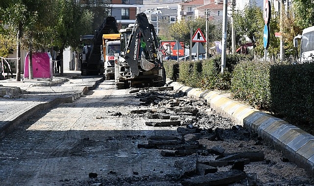 luleburgaz belediyesi fen isleri mudurlugu ekipleri kent genelinde yol onarim ve yenileme calismalarina devam WCzk39Ea