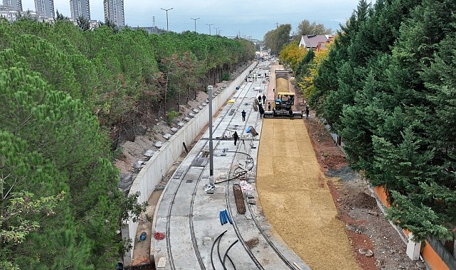 alikahya tramvayi stada dogru ilerliyor gwZR73Q6