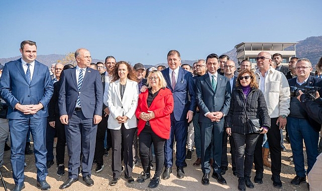 baskan tugay bal ormanina fidan dikti SzRkFuDO