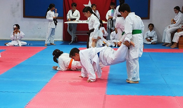 kemer belediye karate takimi kusak atladi uOYKdhin