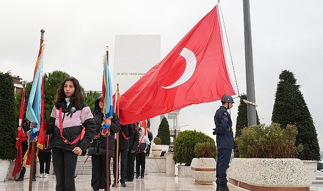 ulu onder mustafa kemal ataturk vefatinin 86 yil donumunde uskudarda anildi ME8HyRv8