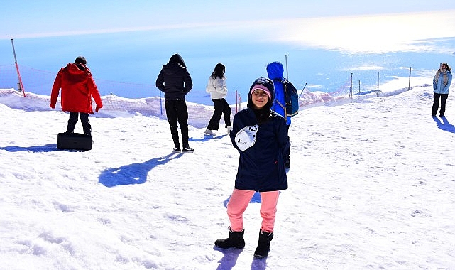 baskan topaloglundan sanatcilarimiza once teleferik sonra piknik jesti 5VXBX1j9