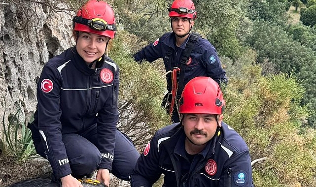 buyuksehir belediyesi itfaiye ekiplerinden keci kurtarma operasyonu uMGCVg1L