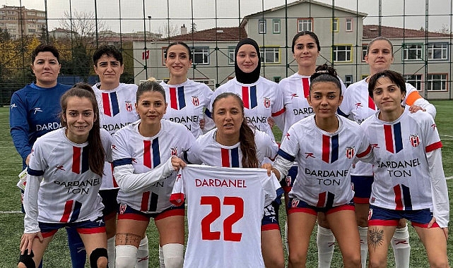 canakkale dardanelspor kadin futbol takimi ligin ilk yarisini lider olarak tamamladi dFeE1jM3