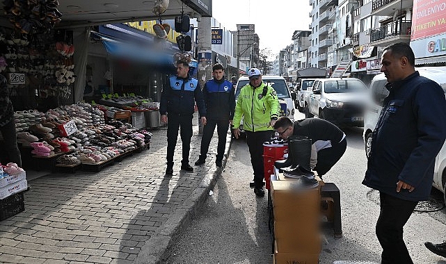 karabaglar belediyesinden kaldirim ve yol isgallerine karsi ikili denetim Fs1IYln3