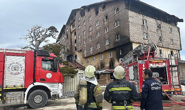 kocaeli itfaiyesi otel yangininda aktif gorev aldi