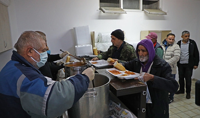 sokakta kalan evsizleri buyuksehir kucakladi rubNthIC