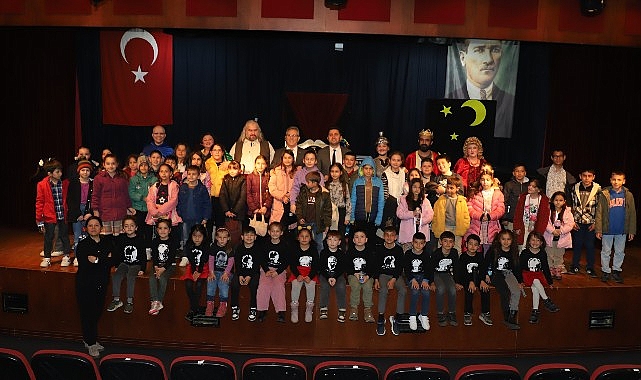 Başkan Çerçioğlu Nazilili Çocukları Tiyatro İle Buluşturdu 1 baskan cercioglu nazilili cocuklari tiyatro ile bulusturdu mhT76tPb