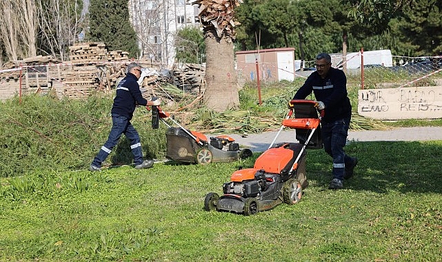 bayraklida parklara kapsamli bakim U2CHidED