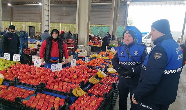 luleburgaz belediyesi zabita mudurlugu ekiplerinin kapali pazar yeri ve semt merkezindeki etiket denetimleri suruyor u3Czefrj