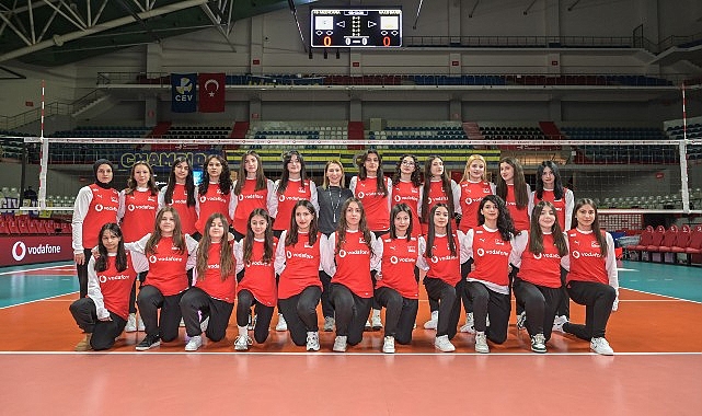 malatyali genc voleybolcu kizlar ve kadin voleybol milli takim oyunculari vodafone 55g ile ayni unwXY2Ht