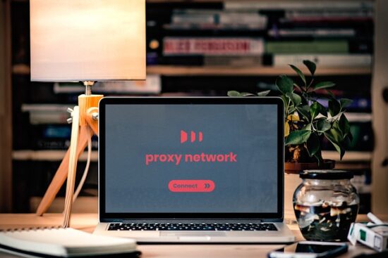 Proxy ve Web Scraping: Verileri Güvenle Toplayın